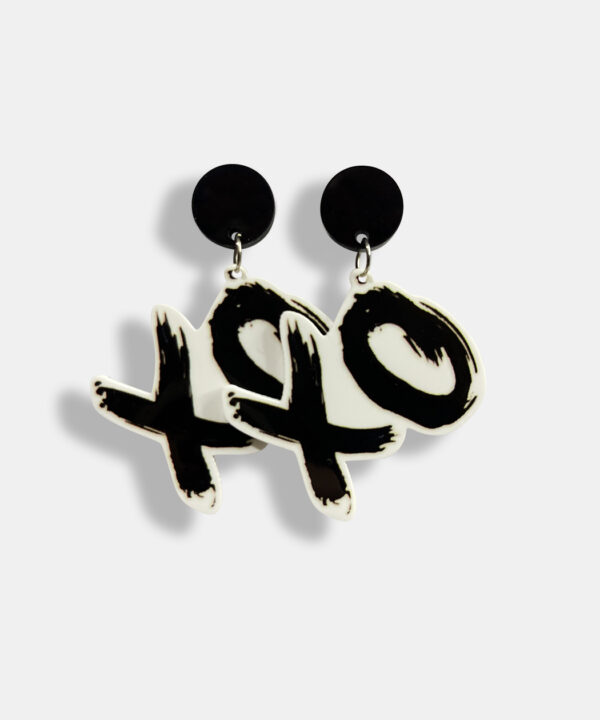 XO EARRINGS