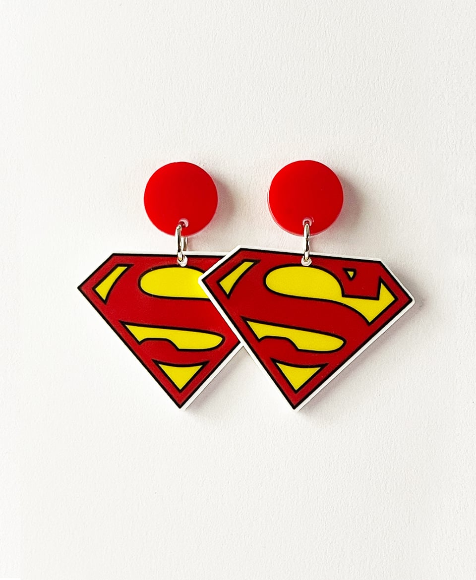 SUPERMAN S EARRINGS